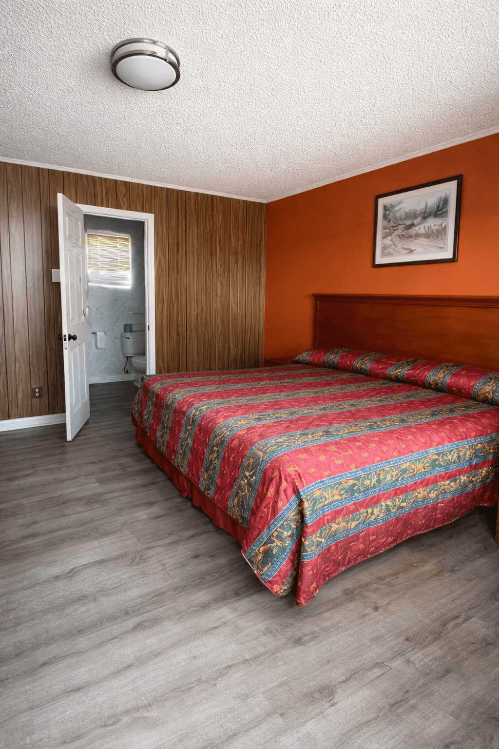 Pine Lodge Motel exterior