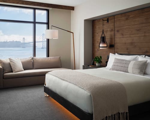 Pine Lodge Motel comfort room